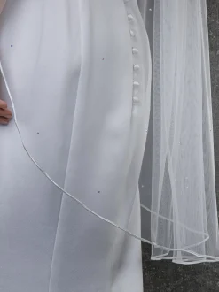 Rainbow Club Heiterkeit Einstöckiger Schleier mit verstreuten Diamanten* Einstufige Schleier | Fingerspitzen-schleier