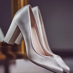 Rainbow Club Keily Einfärbbare Elfenbein Satin Blockabsatz Court Schuhe* Hochzeitsschuhe | Hochhackige Schuhe