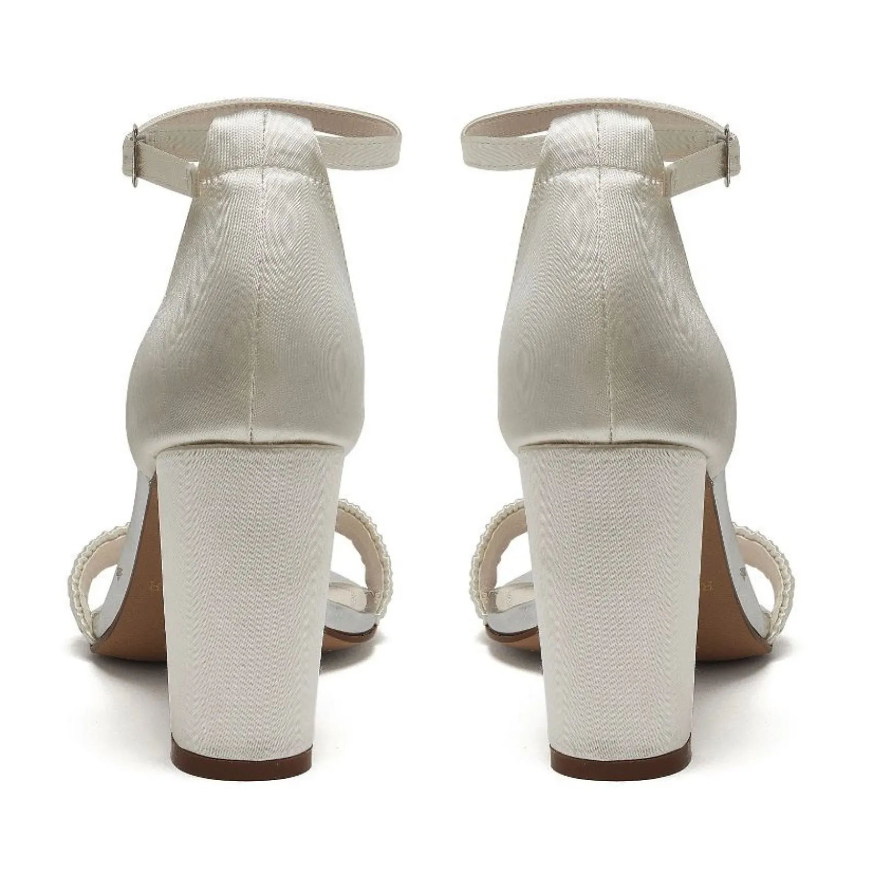 Rainbow Club Lois Elfenbeinfarbene Satin-Sandalen mit Blockabsatz und Rüschendetail* Schuhe Für Hochzeitsgäste | Schuhe Für Brautjungfern