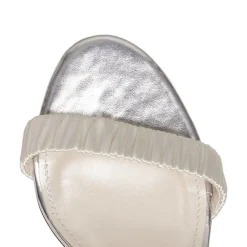 Rainbow Club Lois Elfenbeinfarbene Satin-Sandalen mit Blockabsatz und Rüschendetail* Schuhe Für Hochzeitsgäste | Schuhe Für Brautjungfern