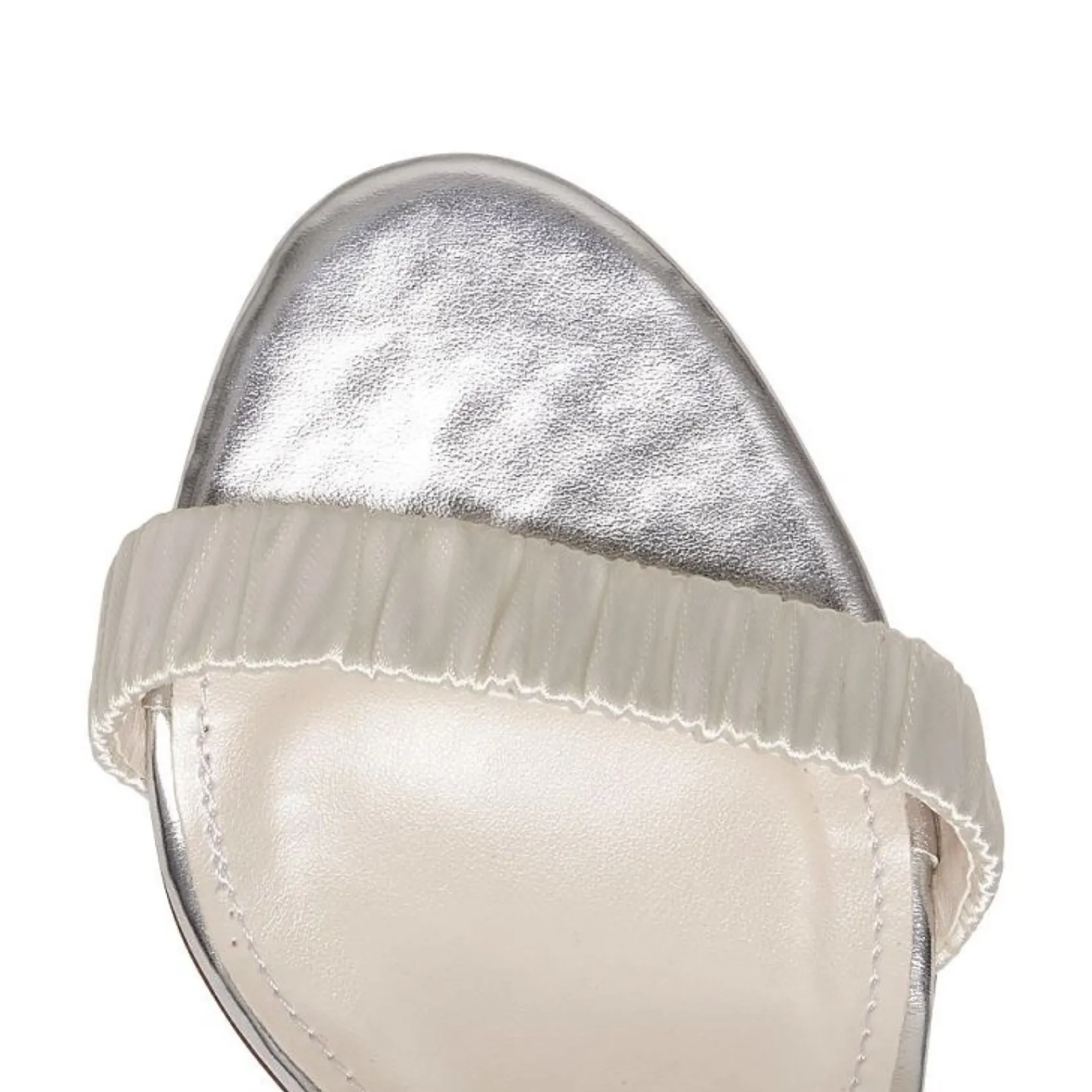 Rainbow Club Lois Elfenbeinfarbene Satin-Sandalen mit Blockabsatz und Rüschendetail* Schuhe Für Hochzeitsgäste | Schuhe Für Brautjungfern