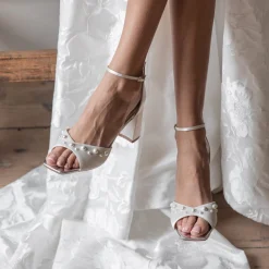 Rainbow Club Maya Mid Elfenbein Satin Perlen Blockabsatz Sandalen (Weite Passform)* Hochzeitsschuhe | Schuhe Mit Mittlerem Absatz