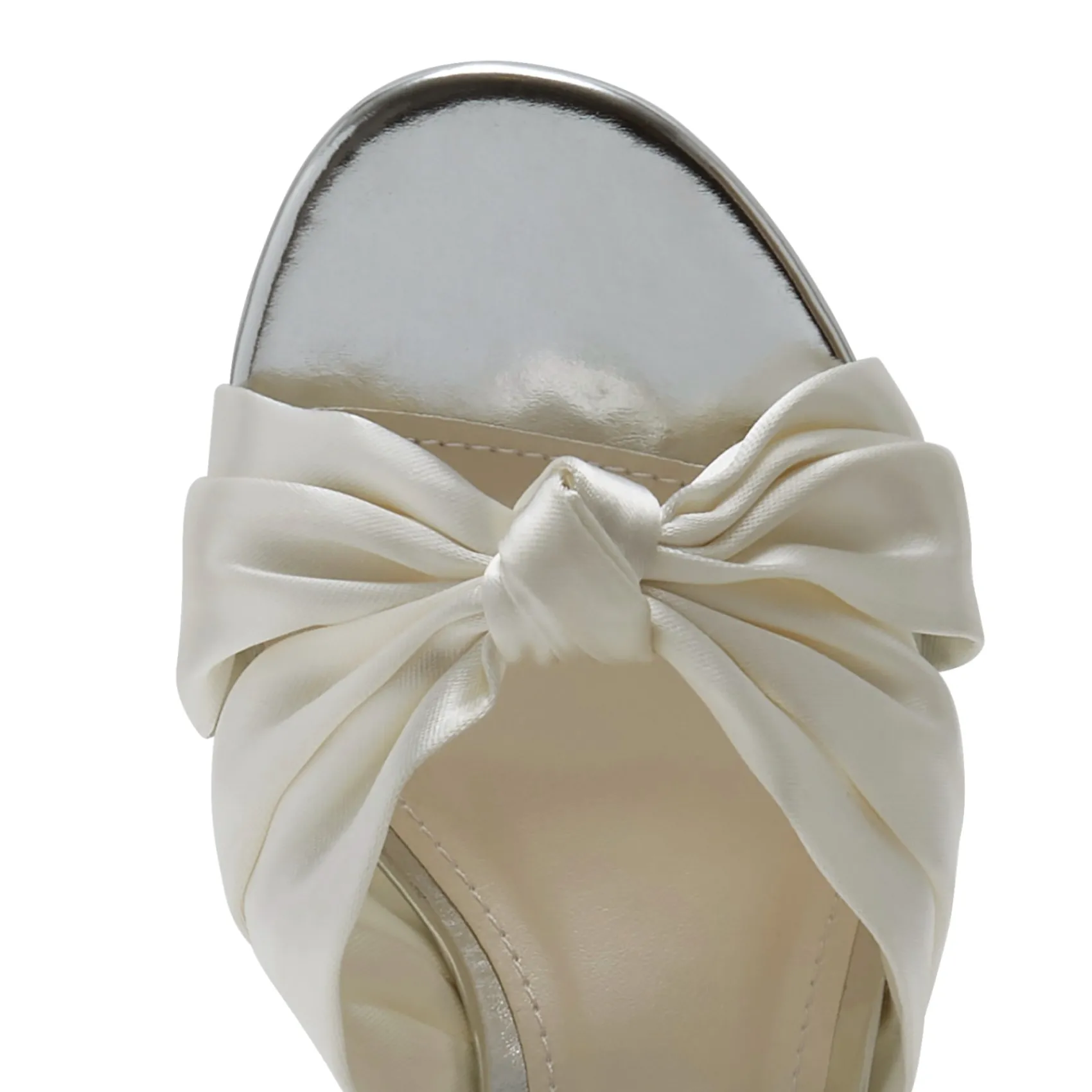 Rainbow Club Thea Elfenbeinfarbene Satin-Sandalen mit geknotetem Blockabsatz und breiter Passform* Hochzeitsschuhe | Schuhe Mit Mittlerem Absatz