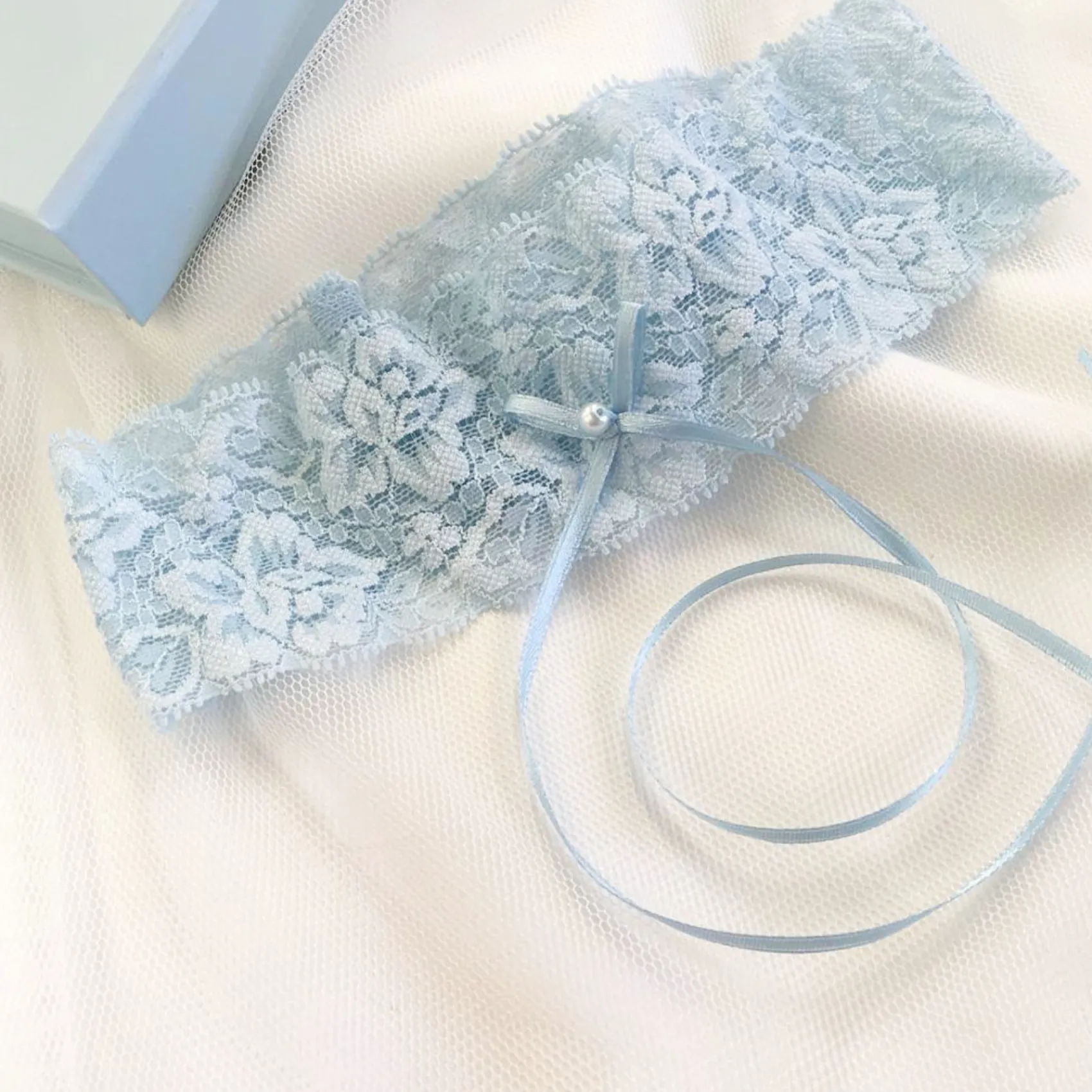 Boudoir Couture Reinheit Blau Zarte Spitze Hochzeit Strumpfband mit Perle Detail* Etwas Blaue Geschenke | Geschenke Für Die Braut