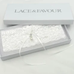 Boudoir Couture Reinheit Elfenbein Zarte Spitze Hochzeit Strumpfband mit Perle Droplet* Geschenke Für Die Braut | Strumpfbänder Für Bräute
