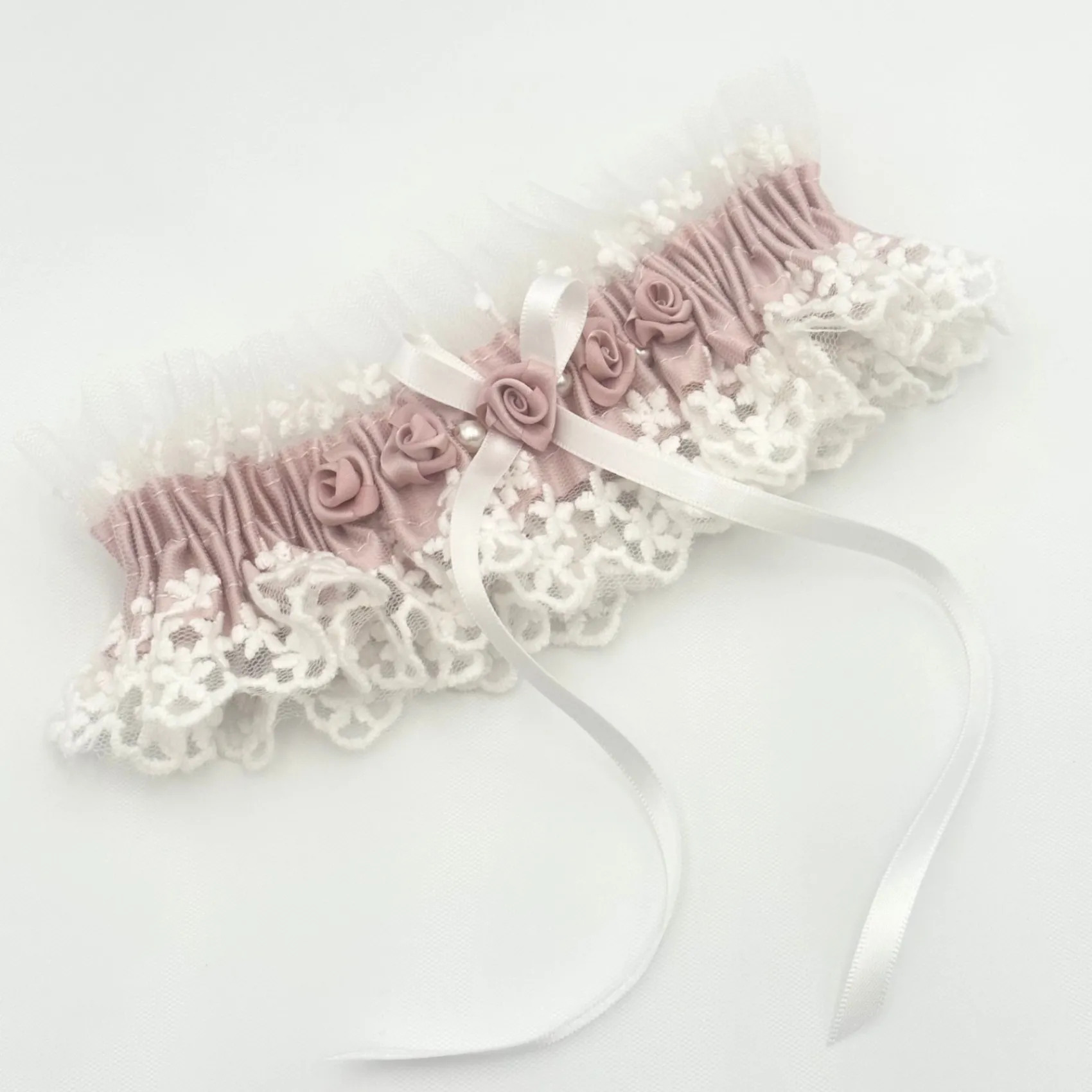 Boudoir Couture Rhapsody Blush Seide und Elfenbein Vintage Spitze Strumpfband mit Rose Detail* Geschenke Für Die Braut | Strumpfbänder Für Bräute