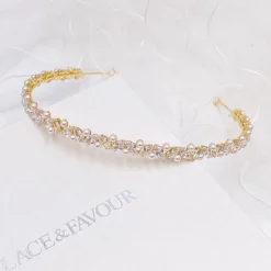 Lace & Favour Rochelle Gold Schmales Stirnband mit Kristall und Perlen* Abschlussball-haarbänder & Tiaras | Perlen-haarschmuck
