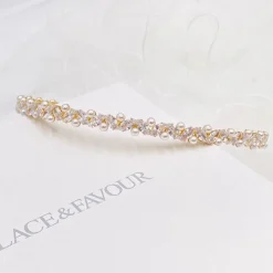 Lace & Favour Rochelle Gold Schmales Stirnband mit Kristall und Perlen* Abschlussball-haarbänder & Tiaras | Perlen-haarschmuck