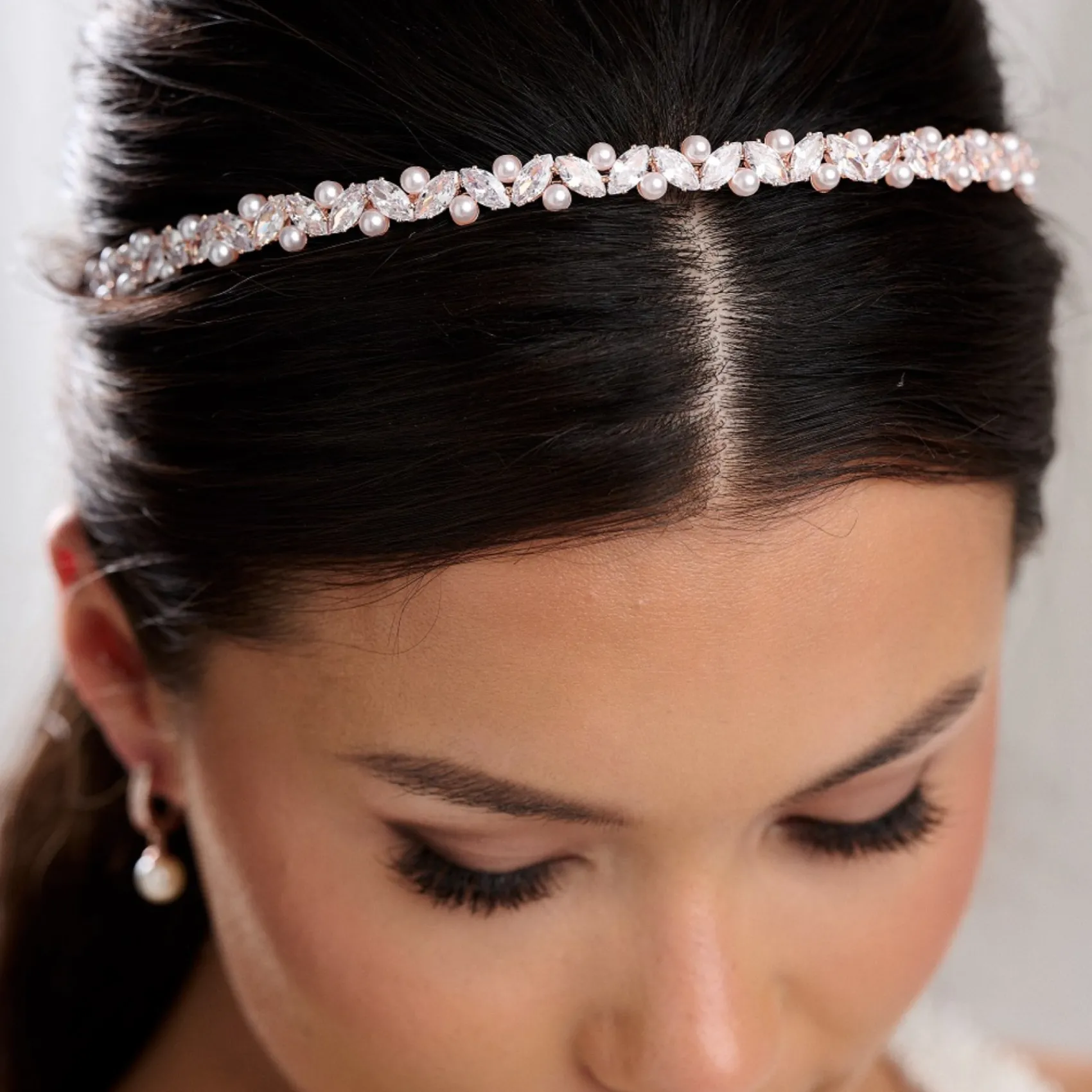 Lace & Favour Rochelle Rose Gold Schmales Stirnband mit Kristall und Perlen* Abschlussball-haarbänder & Tiaras | Perlen-haarschmuck