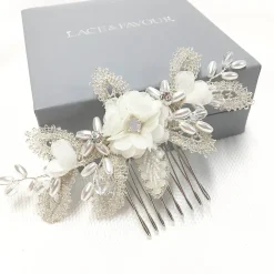 Beads & Beyond Sabrina Mini Perlenblätter und Opalkristallblüten Haarkamm* Geschenke Für Brautjungfern | Perlen-haarschmuck