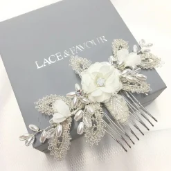 Beads & Beyond Sabrina Mini Perlenblätter und Opalkristallblüten Haarkamm* Geschenke Für Brautjungfern | Perlen-haarschmuck