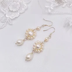 Lace & Favour Selaina Floral Süßwasserperlen-Kronleuchter-Ohrringe* Perlen-hochzeitsschmuck | Silberner Hochzeitsschmuck