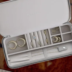 Stackers Pebble Grey Sleek Halskette Zipped Travel Jewellery Box* Geschenke Für Die Mutter Des Bräutigams | Geschenke Für Die Mutter Der Braut