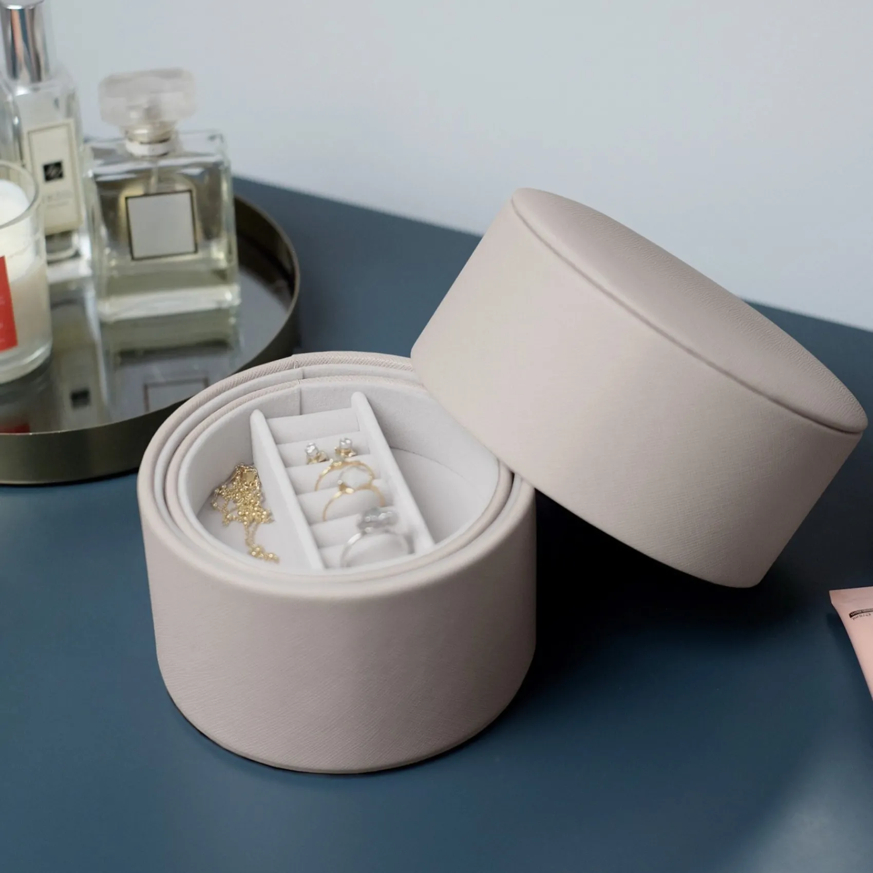 Stackers Taupe Nachttisch Schmuckkästchen Pod* Geschenke Für Die Mutter Des Bräutigams | Geschenke Für Die Mutter Der Braut