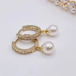 Lace & Favour Tahiti Gold Perlen Tropfen Kristall Huggie Hoop Ohrringe* Geschenke Für Brautjungfern | Geschenke Für Die Braut