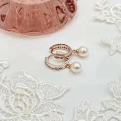 Lace & Favour Tahiti Rose Gold Perlen Tropfen Kristall Huggie Hoop Ohrringe* Geschenke Für Brautjungfern | Geschenke Für Die Braut