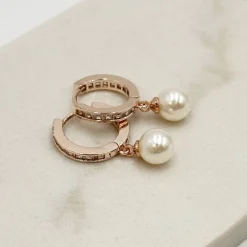 Lace & Favour Tahiti Rose Gold Perlen Tropfen Kristall Huggie Hoop Ohrringe* Geschenke Für Brautjungfern | Geschenke Für Die Braut