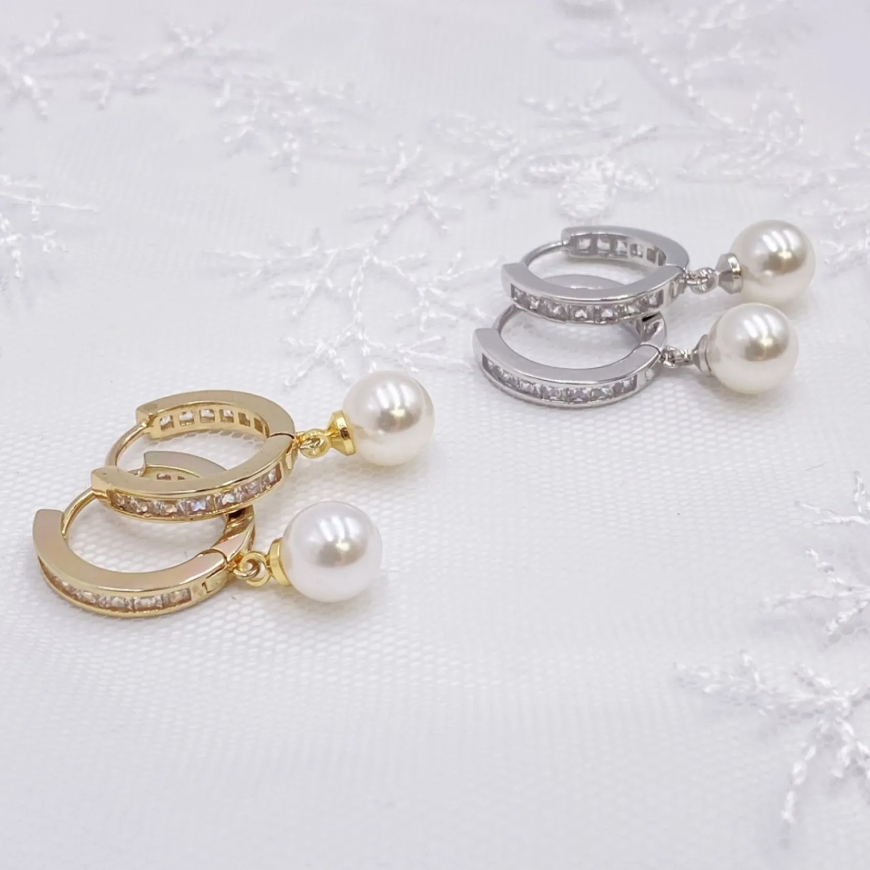 Lace & Favour Tahiti Silber Perle Tropfen Kristall Huggie Hoop Ohrringe* Geschenke Für Brautjungfern | Geschenke Für Die Braut