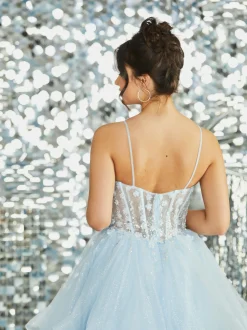 Tiffanys Prom Tiffanys Skye Blassblaues glitzerndes gerafftes Ballkleid mit geblümtem Mieder* Tiffanys Illusion Prom Kleider | Hellblaue Ballkleider