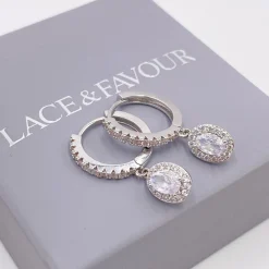 Lace & Favour Tobago Silber Crystal verschönert Huggie Hoop Ohrringe* Silberner Abschlussball-schmuck | Abschlussball-ohrringe