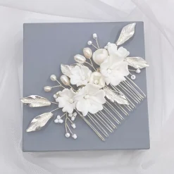 Lace & Favour Tulippa Porzellan Blumen und Silberblätter Haarkamm* Perlen-haarschmuck | Silberne Haar-accessoires