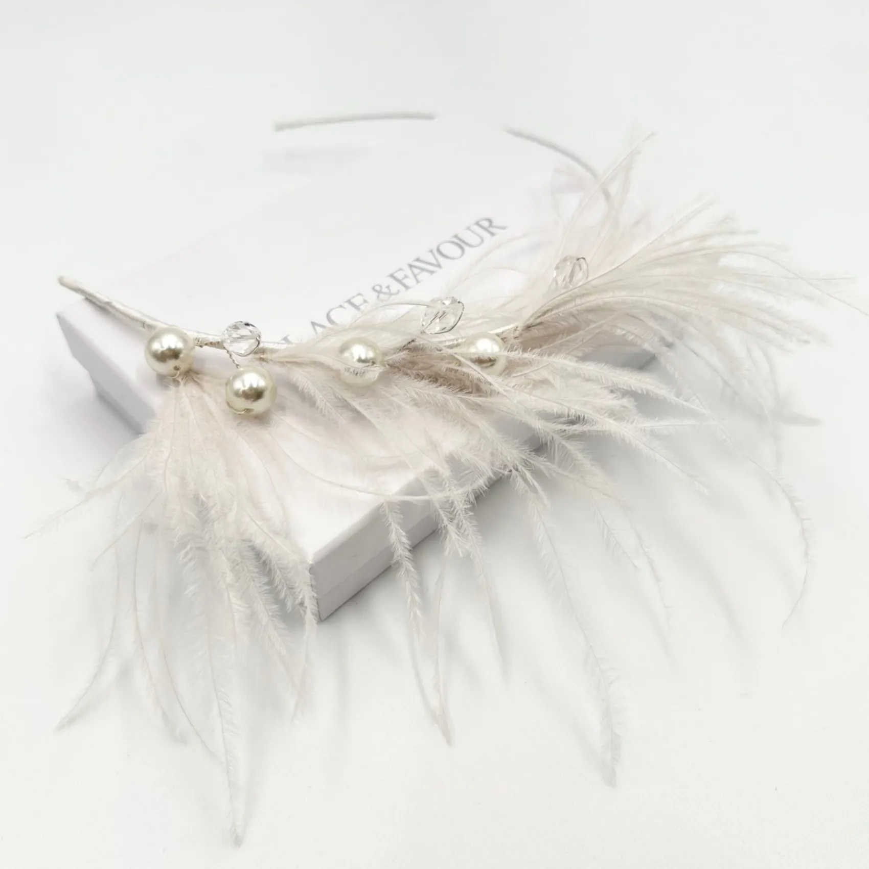 Beads & Beyond Vauderville Elfenbein Vintage Feder Stirnband* Vintage-kopfbedeckungen | Silberne Haar-accessoires