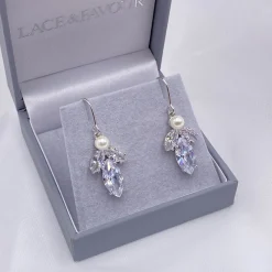 Lace & Favour Vermont Silber Perlen- und Kristalltropfen-Ohrringe* Geschenke Für Die Braut | Silberner Hochzeitsschmuck