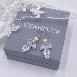 Lace & Favour Vermont Silber Perlen- und Kristalltropfen-Ohrringe* Geschenke Für Die Braut | Silberner Hochzeitsschmuck