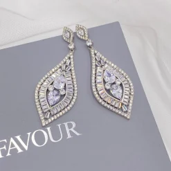 Lace & Favour Verona Statement-Kronleuchter-Ohrringe mit Cubic-Zirkonia* Vintage Hochzeitsschmuck | Kristall-hochzeitsschmuck