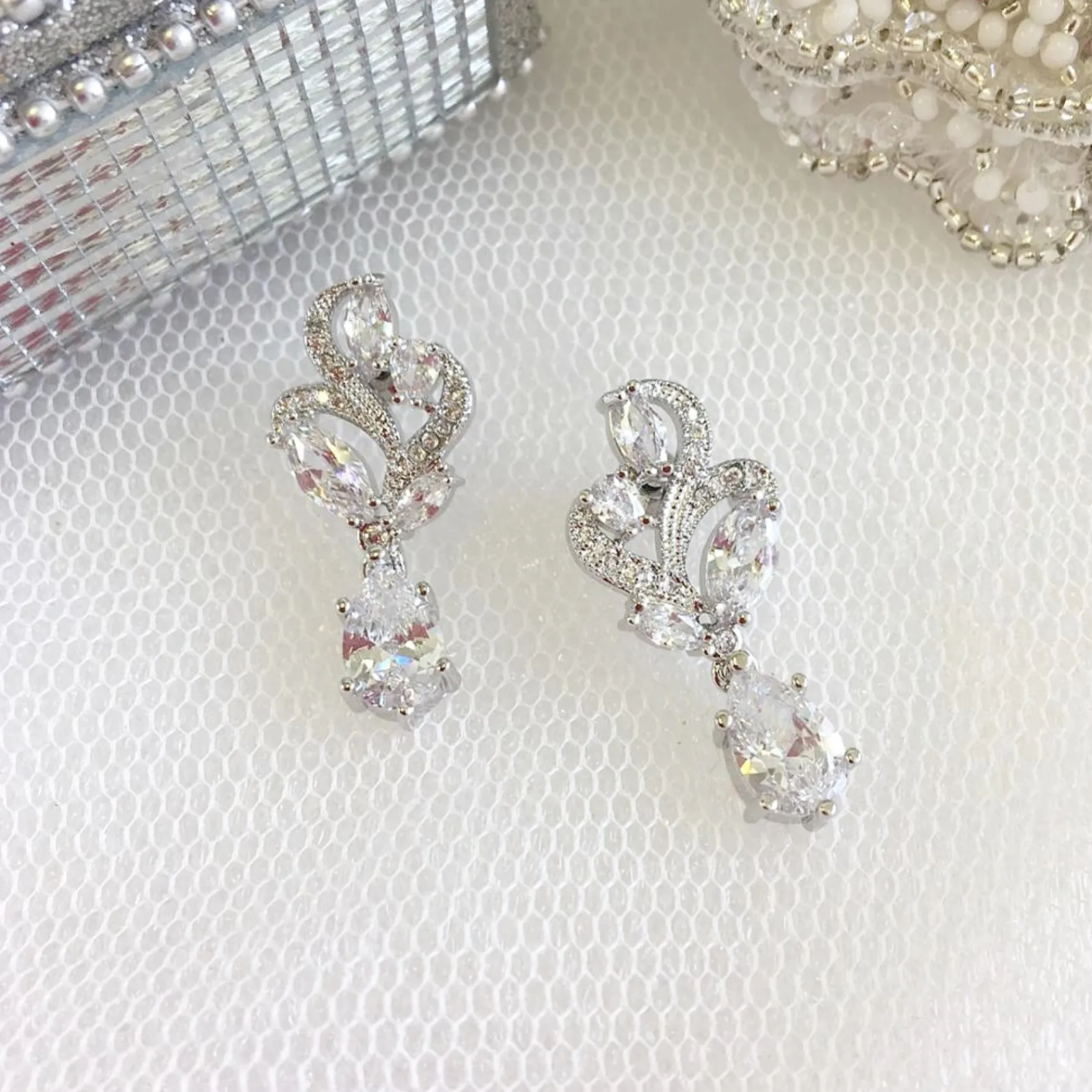 Lace & Favour Vintage-Ohrringe für Hochzeiten mit Kristallsteinen (Silber)* Silberner Abschlussball-schmuck | Abschlussball-ohrringe